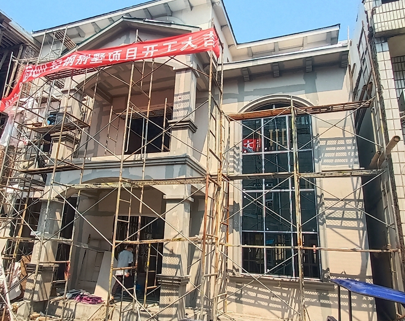 重鋼別墅屋頂可以用輕鋼嗎？